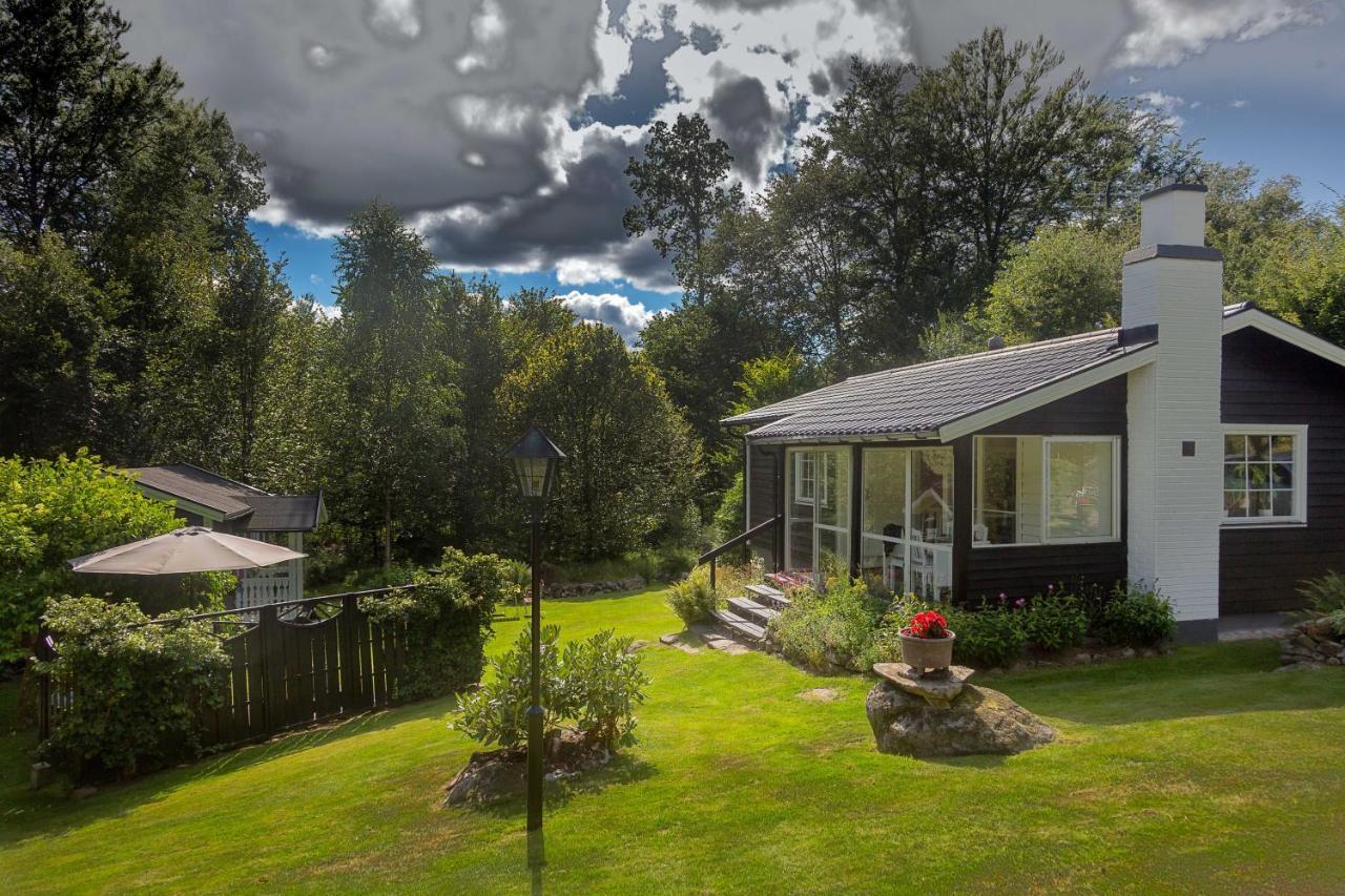 Very Nice Cottage By The Lake. Lursjoen! Hästveda Extérieur photo